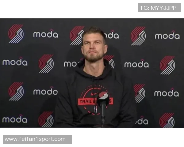 罗威评价斯普利特:低调务实的教练值得信赖愿与之并肩作战 罗威评价斯普利特:低调务实的教练值得信赖愿与之并肩作战