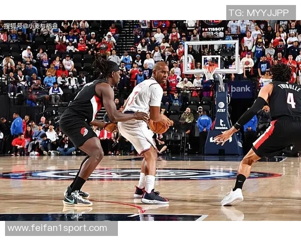 保罗半场表现稳健7分钟内贡献2助攻1抢断正负值高达7 保罗半场表现稳健7分钟内贡献2助攻1抢断正负值高达7