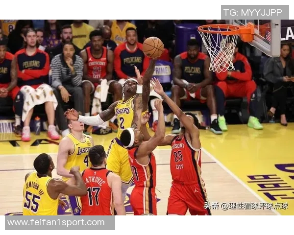 范德比尔特回忆2016年与詹姆斯合影并称其为历史最佳球员