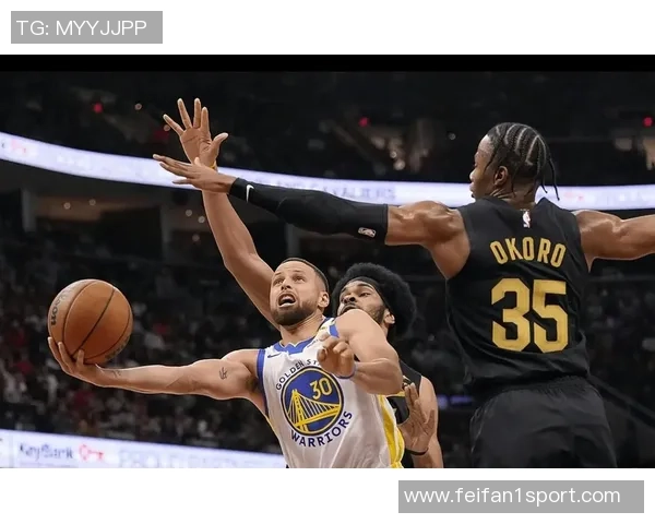 勇士队今日八人得分上双展现酣畅淋漓的进攻风采引发球迷热烈讨论