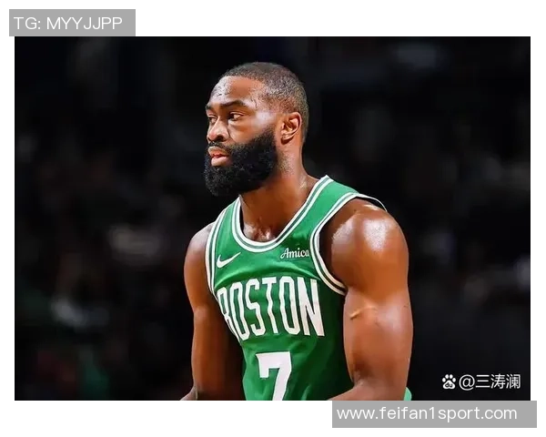 杰伦布朗半场火力全开15投10中狂砍24分3篮板3助攻展现超强实力